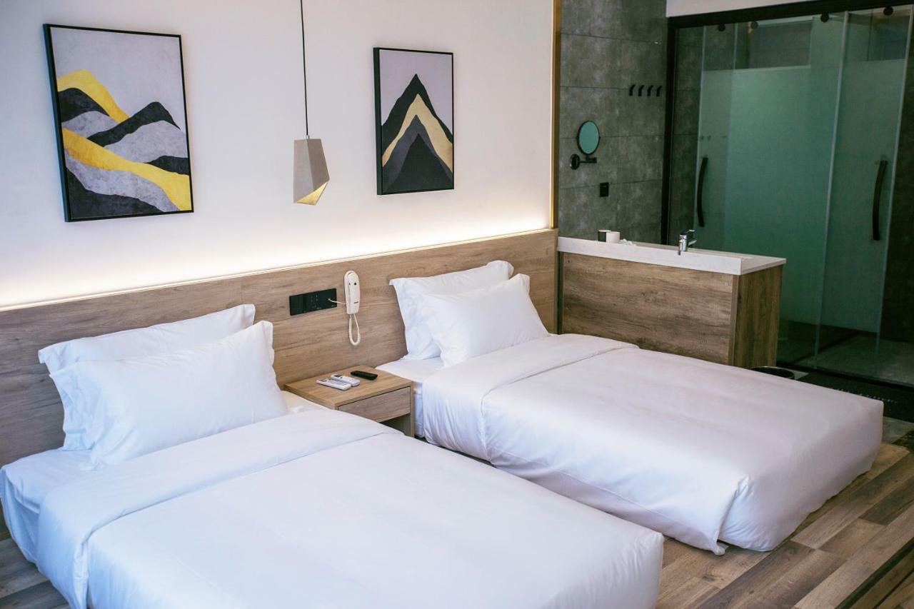 Whispering Mountains Boutique Hotel Zhangjiajie Esterno foto