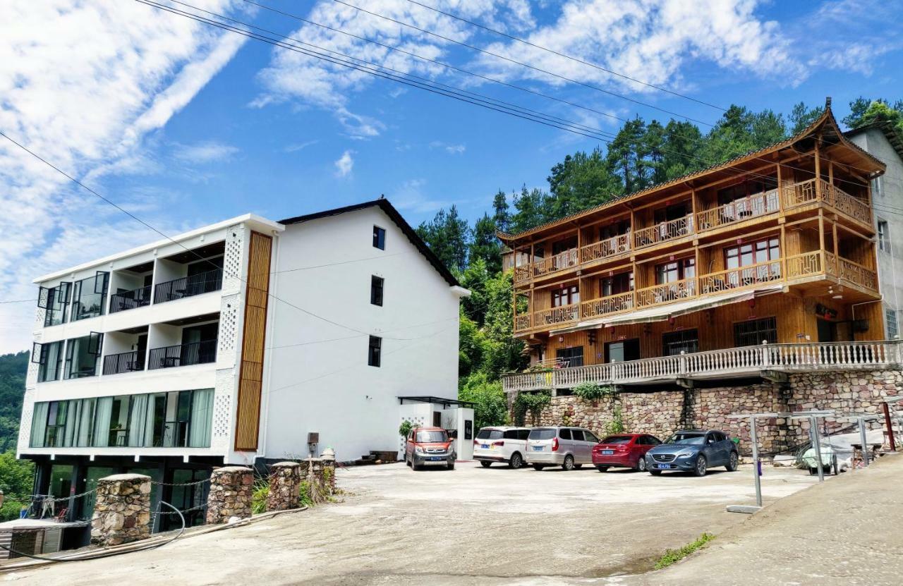 Whispering Mountains Boutique Hotel Zhangjiajie Esterno foto